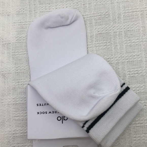 💎HOT💎 NWT ALO Yoga Socks 2 Pairs - Picture 6 of 6